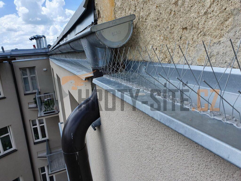 Hroty-Sítě: Profesionální montáž ochrany proti ptactvu. Hroty-Sítě: Profesionální montáž ochrany proti ptactvu.