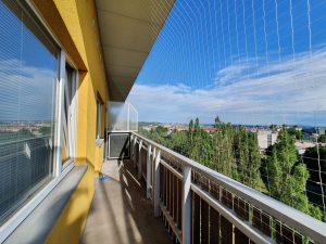 Síť proti ptákům na balkon - Brno