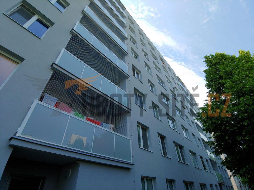 Hroty-Sítě: Profesionální montáž ochrany proti ptactvu. Hroty-Sítě: Profesionální montáž ochrany proti ptactvu.