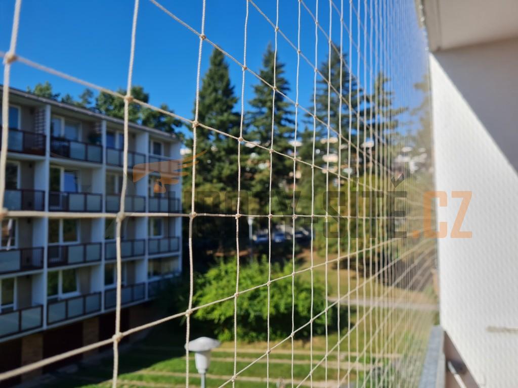 Hroty-Sítě: Profesionální montáž ochrany proti ptactvu. Hroty-Sítě: Profesionální montáž ochrany proti ptactvu.